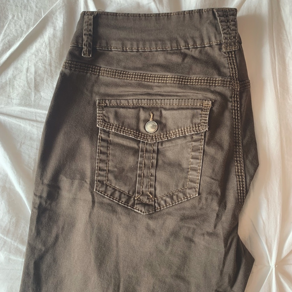 2000s style fun brown slacks.